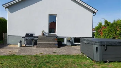 Åsa - 5rok - 8mån - 12.000kr/mån