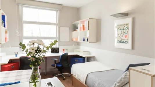 Rooms in Madrid Moncloa-Aravaca - photo 2