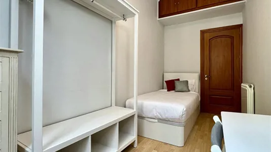 Rooms in Barcelona Eixample - photo 2