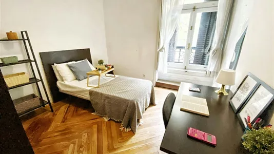 Rooms in Madrid Centro - photo 3