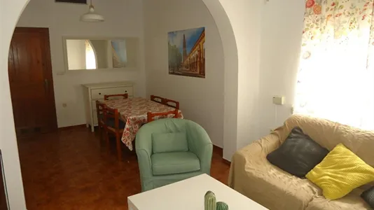 Rooms in Córdoba - photo 8