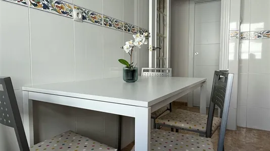 Rooms in Zaragoza - photo 8