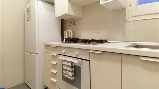 Rooms in Barcelona Eixample - photo 8