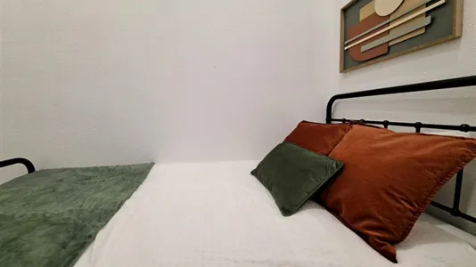 Rooms in Madrid Centro - photo 10