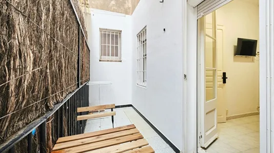 Rooms in Barcelona Eixample - photo 8