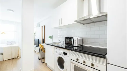 Apartments in Madrid Ciudad Lineal - photo 1