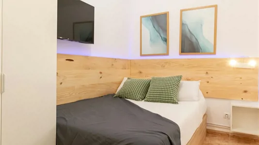 Rooms in Madrid Centro - photo 2