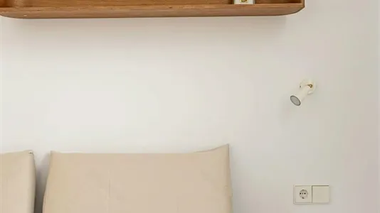 Rooms in Barcelona Eixample - photo 3