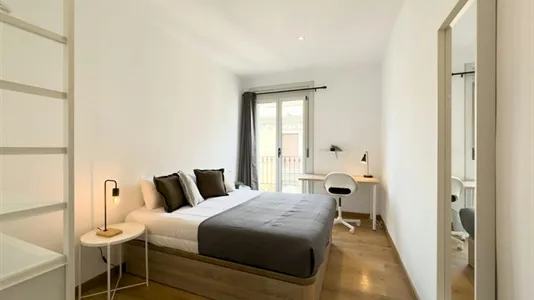 Rooms in Barcelona Ciutat Vella - photo 1