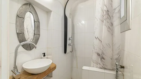 Rooms in Barcelona Ciutat Vella - photo 9