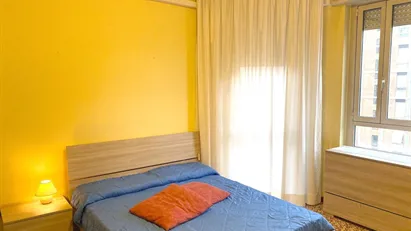 Room for rent in Milano Zona 8 - Fiera, Gallaratese, Quarto Oggiaro, Milan