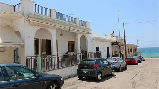 Houses in Taviano - photo 2