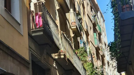 Rooms in Barcelona Ciutat Vella - photo 9