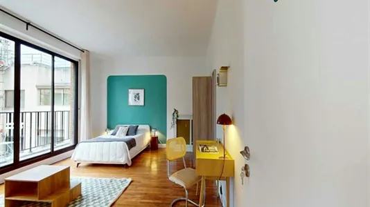 Rooms in Paris 8ème arrondissement - photo 7