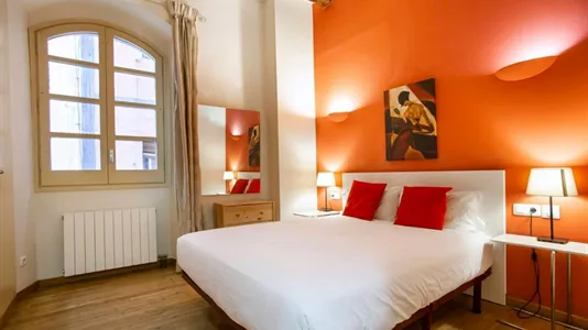 Apartments in Barcelona Ciutat Vella - photo 7