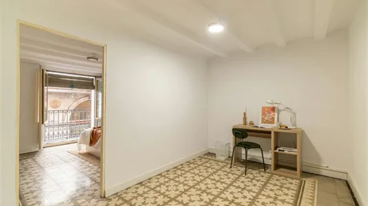 Rooms in Barcelona Ciutat Vella - photo 1