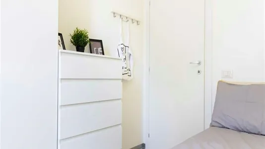 Rooms in Milano Zona 8 - Fiera, Gallaratese, Quarto Oggiaro - photo 5