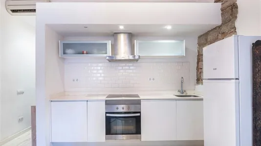 Houses in Barcelona Ciutat Vella - photo 8