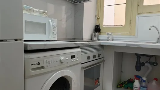 Rooms in Madrid Centro - photo 8