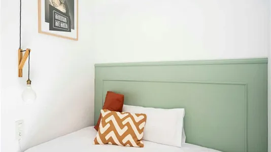 Rooms in Madrid Centro - photo 8