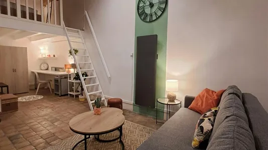 Apartments in Lyon - photo 2