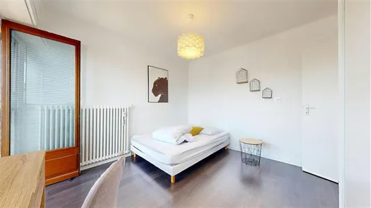 Rooms in Saint-Julien-en-Genevois - photo 5