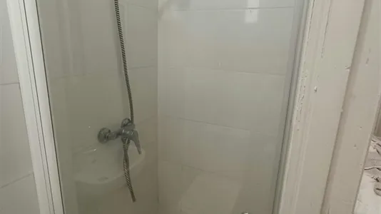 Rooms in Madrid Centro - photo 8