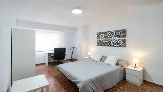 Rooms in la Fontsanta - photo 4