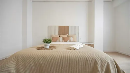 Rooms in el Camí de Vera - photo 4