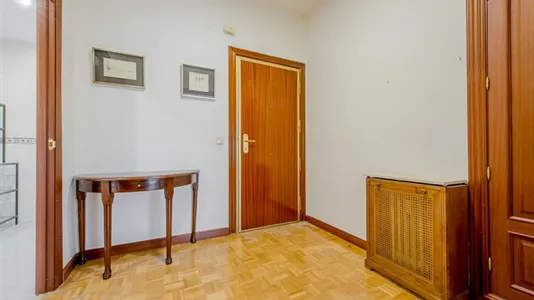 Rooms in Madrid Chamartín - photo 4