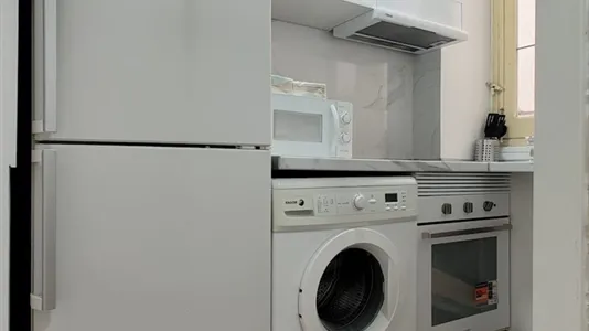 Rooms in Madrid Centro - photo 9