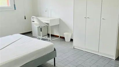 Room for rent in Milano Zona 8 - Fiera, Gallaratese, Quarto Oggiaro, Milan