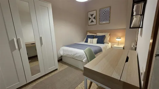 Rooms in Barcelona Eixample - photo 2