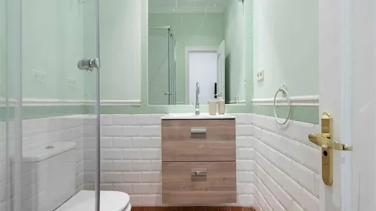 Rooms in Madrid Centro - photo 7