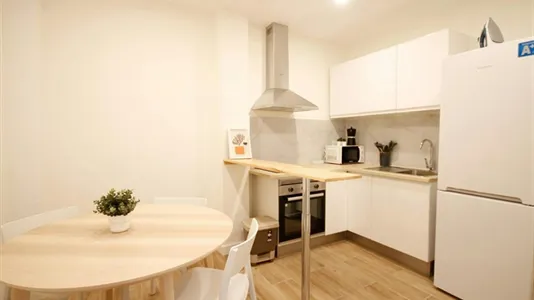 Rooms in Barcelona Eixample - photo 4