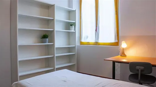 Rooms in Milano Zona 8 - Fiera, Gallaratese, Quarto Oggiaro - photo 3