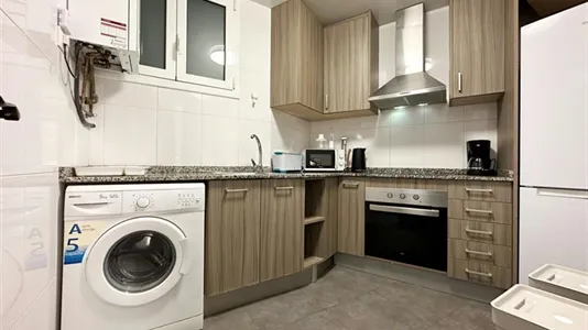 Rooms in Barcelona Ciutat Vella - photo 8