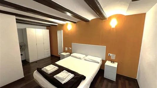 Apartments in Valencia Ciutat Vella - photo 2