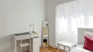 Room for rent, Lisbon (region), <span class="blurred street" onclick="ProcessAdRequest(14857462)"><span class="hint">See streetname</span>[xxxxxxxxxxxxx]</span>