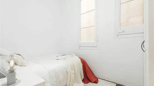 Rooms in Barcelona Eixample - photo 3
