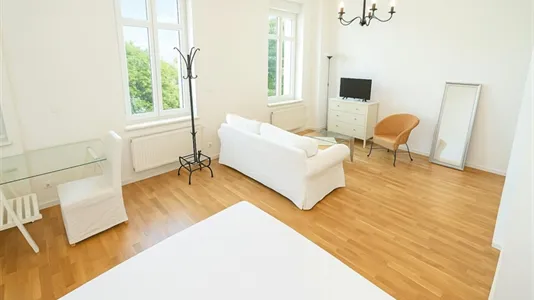 Rooms in Frankfurt Süd - photo 3