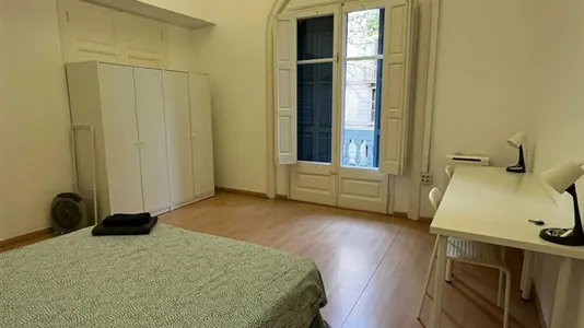 Rooms in Barcelona Eixample - photo 2