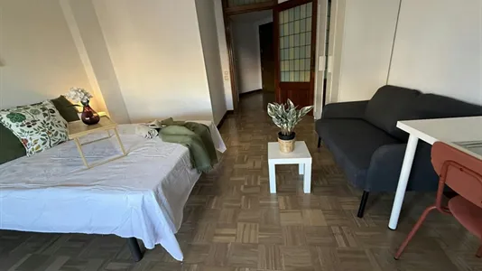 Rooms in Madrid Retiro - photo 3