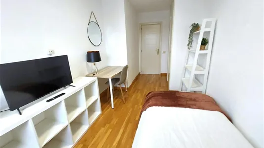Rooms in Coslada - photo 8