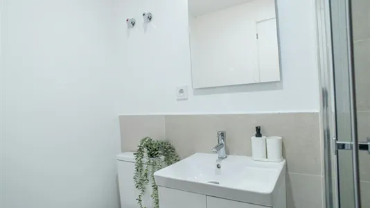 Rooms in Mislata - photo 9