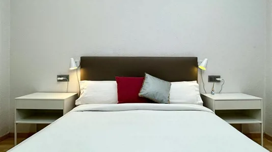 Rooms in Barcelona Eixample - photo 3