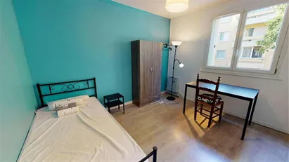 Room for rent in Guingamp, Bretagne