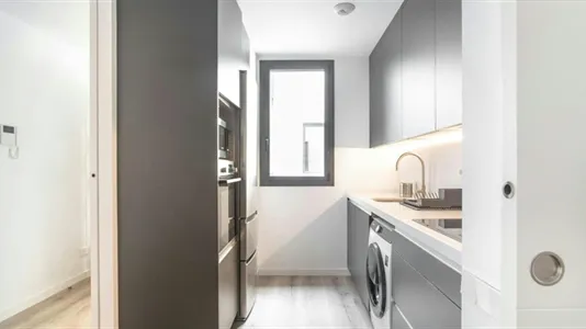 Rooms in Barcelona Ciutat Vella - photo 4