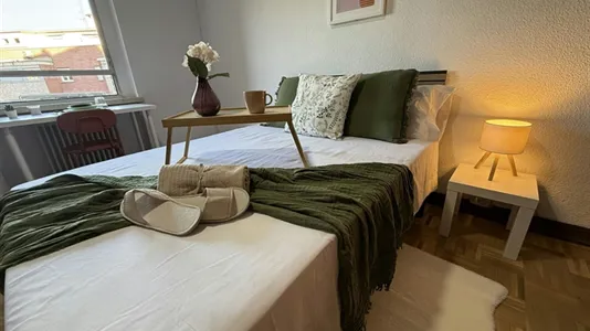 Rooms in Madrid Retiro - photo 3