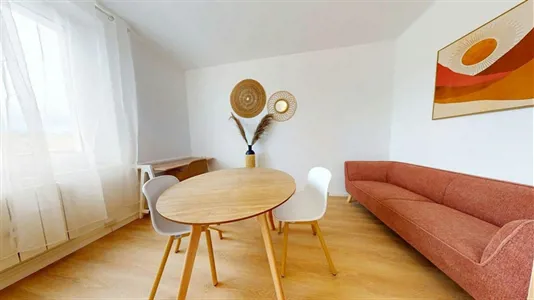 Rooms in Saint-Julien-en-Genevois - photo 1